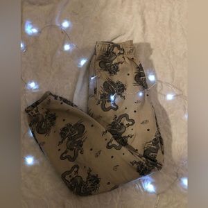 • printed tan/ beige sweatpants 🤎